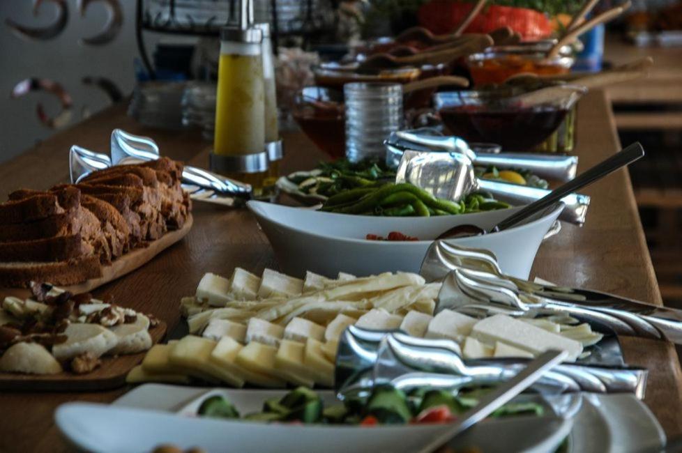 Oezhan Hotel Antalya Eksteriør bilde